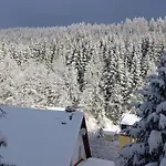 Monteur- Und Waldrauschen アパート *