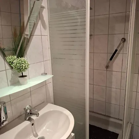 Monteur- Und Waldrauschen Apartman