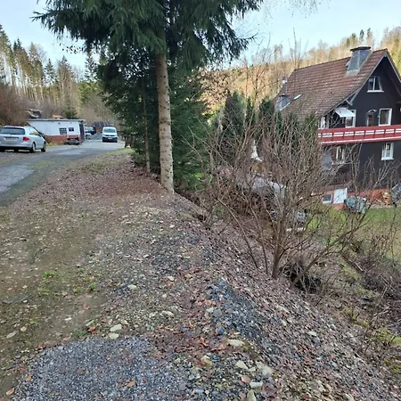 Monteur- Und Waldrauschen Apartman