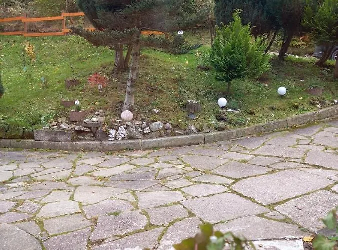 Monteur- Und Waldrauschen Διαμέρισμα *