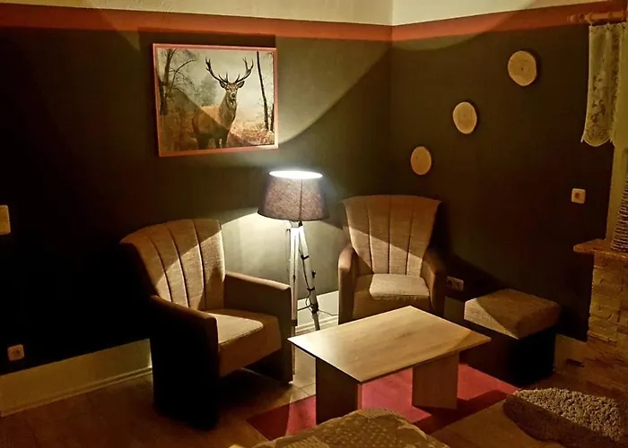 Monteur- Und Waldrauschen アパート