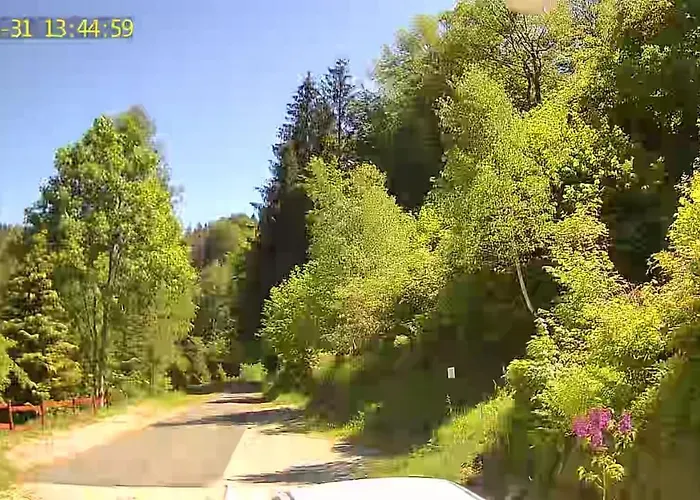 Monteur- Und Waldrauschen アパート