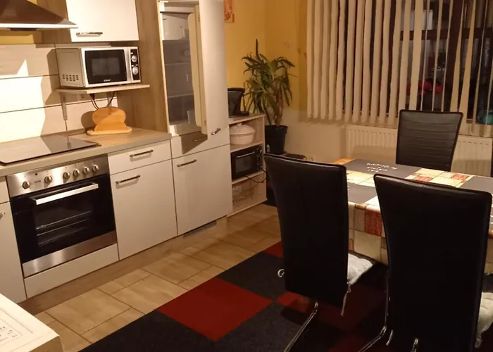 Monteur- Und Waldrauschen Διαμέρισμα *